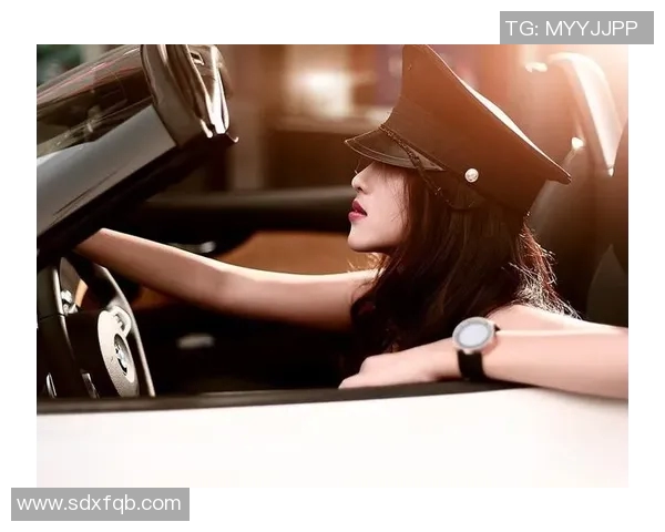 足球明星女友在沙滩度假尽显迷人风采与青春活力的美丽瞬间 足球明星女友在沙滩度假尽显迷人风采与青春活力的美丽瞬间