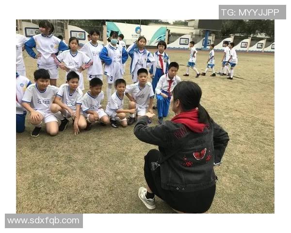 客路中学足球明星的成长之路与梦想追逐的精彩故事 客路中学足球明星的成长之路与梦想追逐的精彩故事