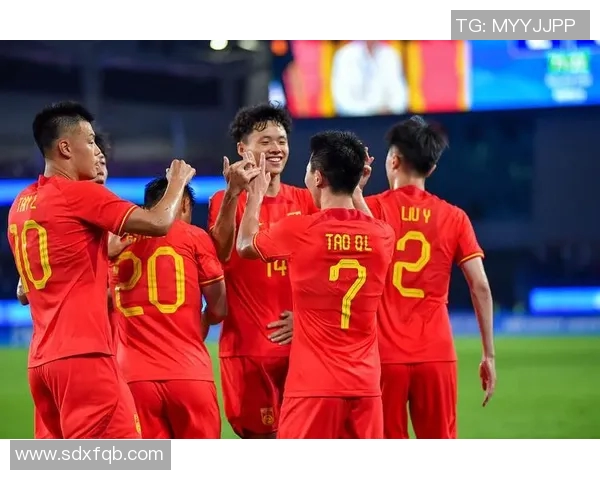 足球明星瘸子图片大全展示运动员坚韧不拔的精神与不屈的奋斗历程